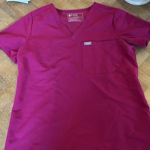 Figs scrub top